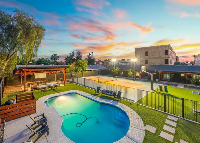 Massive Complex Pickleball Pool Heated Pool Holiday home *