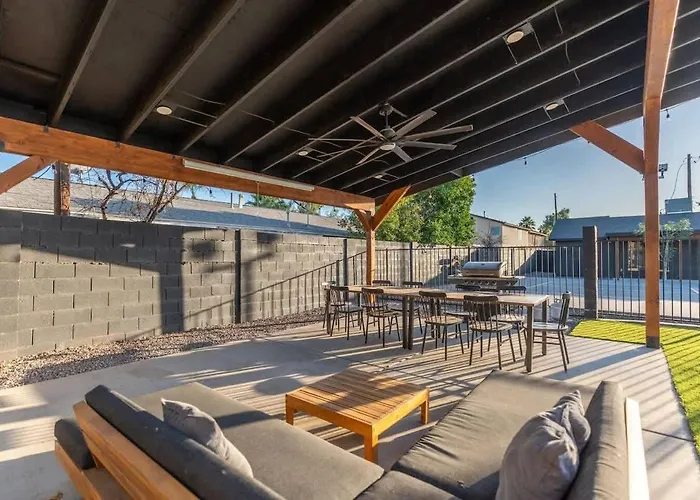 Massive Complex Pickleball Pool Heated Pool Holiday home Phoenix